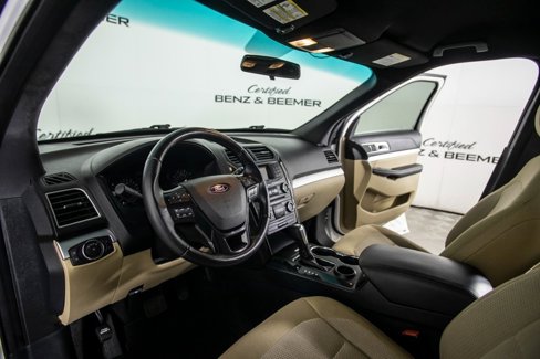 Used 2016 Ford Explorer XLT image 23