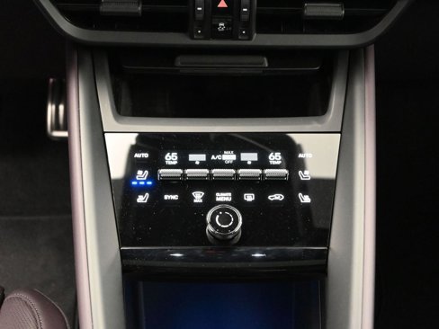 Certified 2024 Porsche Macan 4 Electric image 23