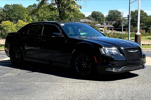 Certified 2019 Chrysler 300 S w/ 300S Premium Group image 2