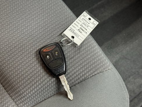 Used 2005 Dodge Dakota SLT image 17