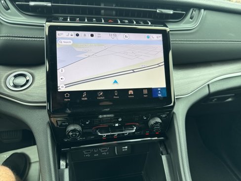 New 2025 Jeep Grand Cherokee Limited image 29