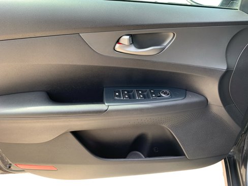 Used 2020 Kia Forte LXS image 19