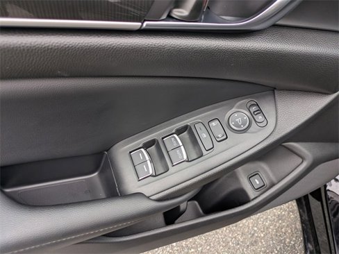 Used 2022 Honda Accord Sport image 13