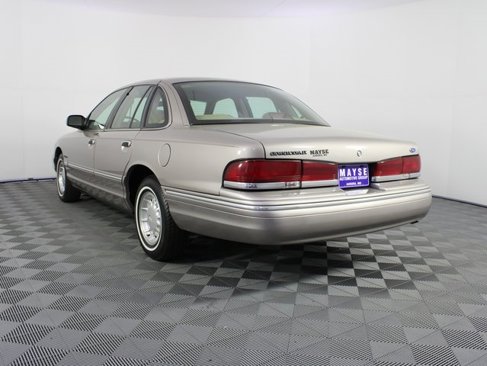 Used 1995 Ford Crown Victoria LX image 20