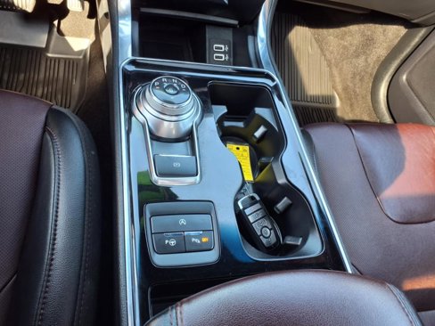 Used 2020 Ford Edge Titanium w/ Equipment Group 301A image 18