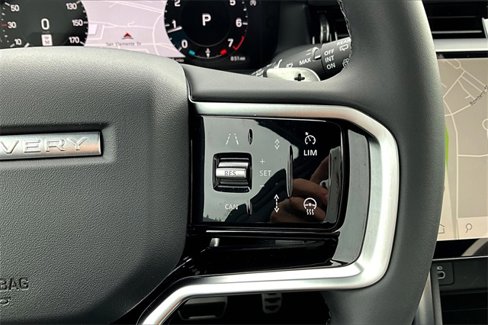 Used 2025 Land Rover Discovery Sport Dynamic SE image 24