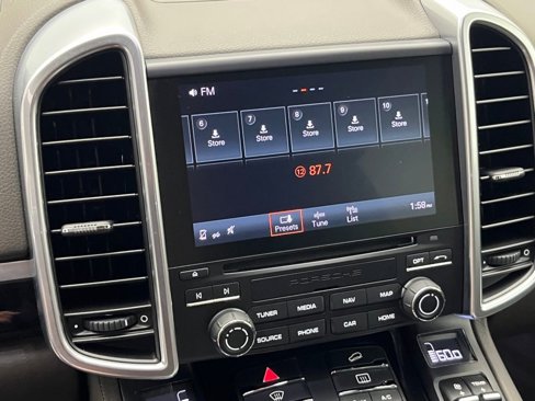 Used 2017 Porsche Cayenne Platinum Edition image 21