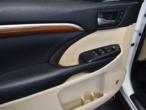 Used 2019 Toyota Highlander Limited image 11