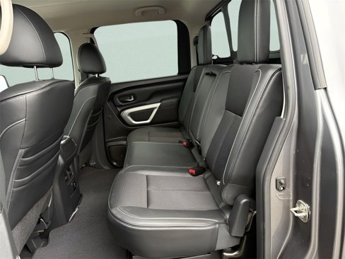 Used 2018 Nissan Titan PRO-4X image 5