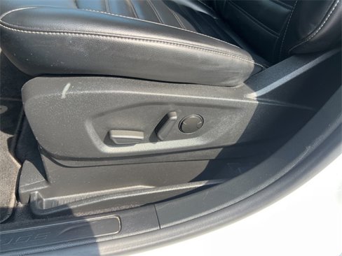 Used 2023 Ford Edge SEL image 9
