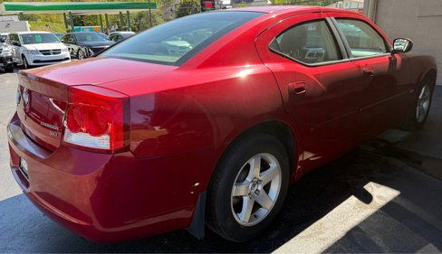 Used 2010 Dodge Charger SXT image 2