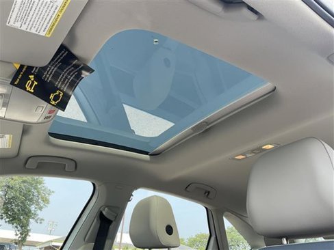 New 2025 Volkswagen Jetta SE image 9