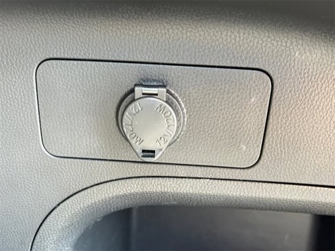 Used 2020 Toyota RAV4 XLE image 31