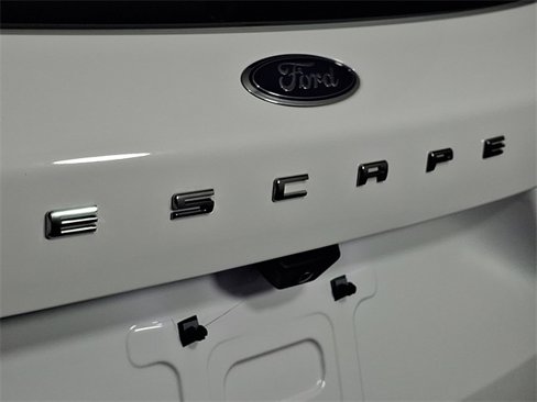 Used 2021 Ford Escape SE image 29