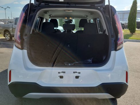 Used 2023 Kia Soul S image 7