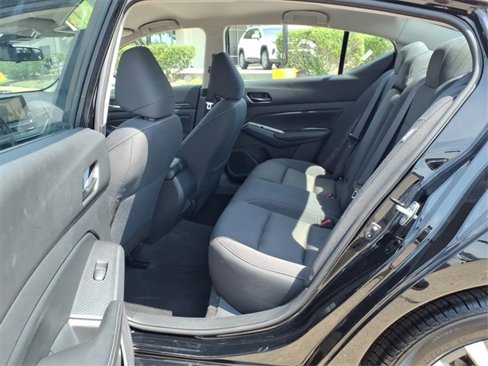 Used 2024 Nissan Altima 2.5 SV image 15