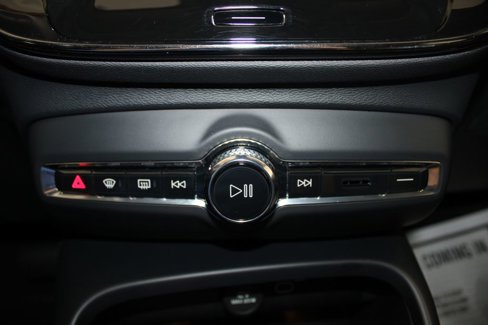 Used 2024 Volvo XC40 B5 Plus w/ Climate Package image 52
