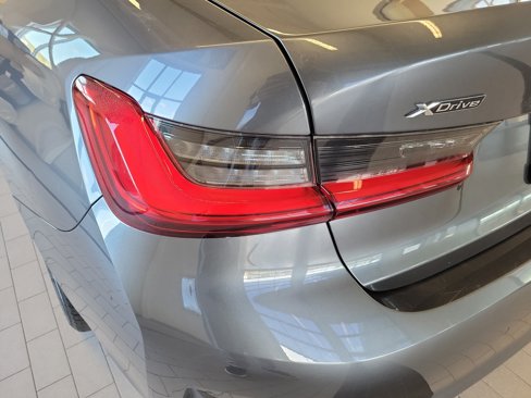 Used 2021 BMW 330i xDrive Sedan w/ Convenience Package image 11