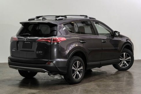 Used 2018 Toyota RAV4 XLE image 13