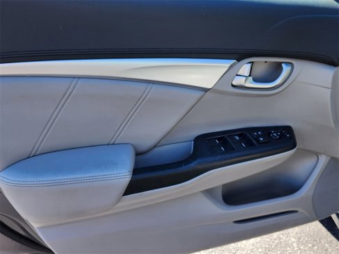 Used 2013 Honda Civic Hybrid Sedan image 6