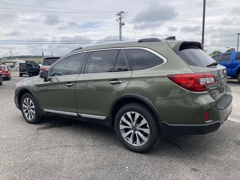 Used 2017 Subaru Outback 3.6R Touring image 4