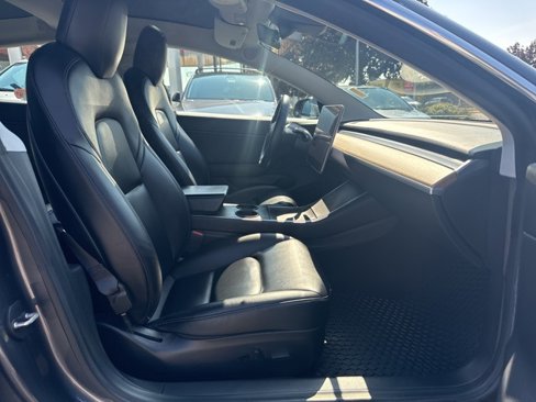 Used 2018 Tesla Model 3 Mid Range image 24