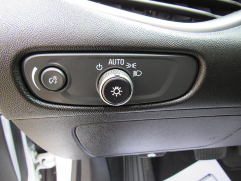 Used 2024 Chevrolet Malibu LT image 11