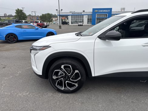 New 2025 Chevrolet Trax RS w/ Sunroof Package image 11