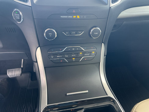 Used 2019 Ford Edge SEL w/ Equipment Group 201A image 20