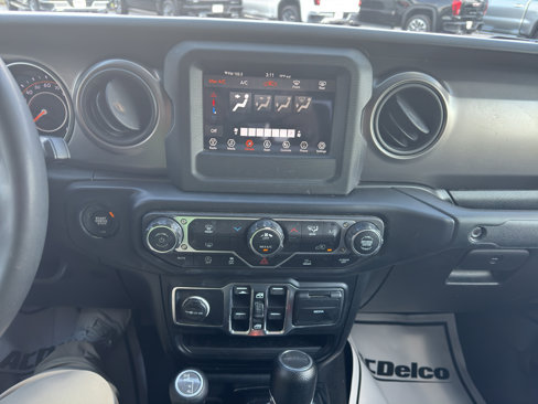 Used 2023 Jeep Gladiator Sport image 12