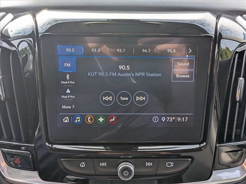 Used 2020 Chevrolet Traverse LT image 12