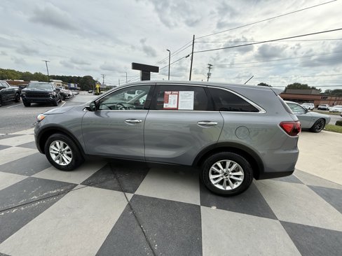 Used 2020 Kia Sorento LX image 6