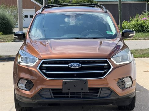 Used 2017 Ford Escape Titanium image 43