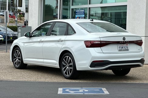 Used 2025 Volkswagen Jetta SE w/ Sunroof Package image 7