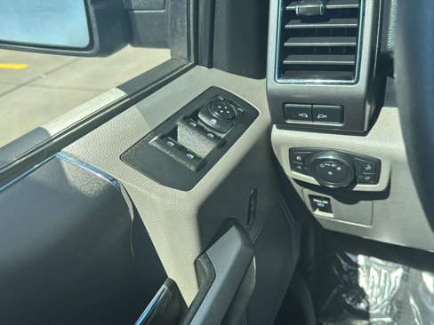 Used 2018 Ford F150 XLT w/ Trailer Tow Package image 20