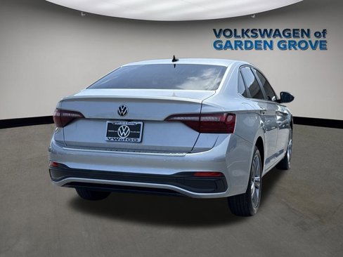 Used 2023 Volkswagen Jetta SE image 10