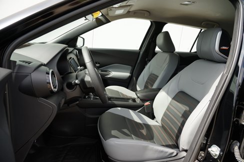 Used 2023 Nissan Kicks SR w/ SR Premium Package image 12