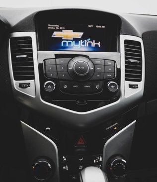 Used 2016 Chevrolet Cruze LT image 3