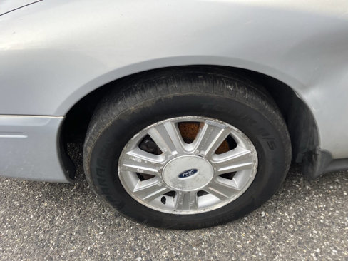 Used 2007 Ford Taurus SEL image 11