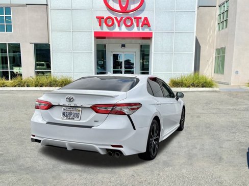 Certified 2020 Toyota Camry SE image 7