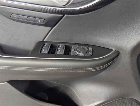 Used 2025 Buick Envision Sport Touring image 18