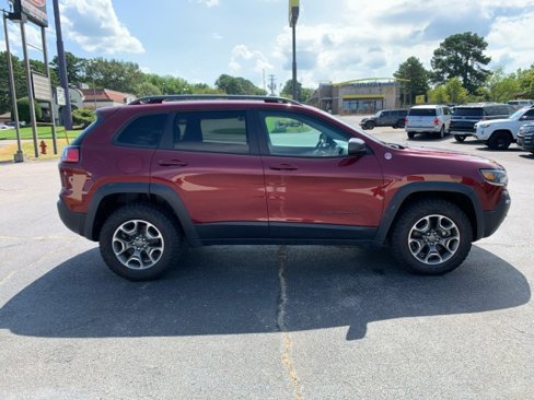 Used 2020 Jeep Cherokee Trailhawk image 4
