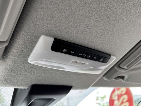 Certified 2023 Nissan Kicks SV image 32