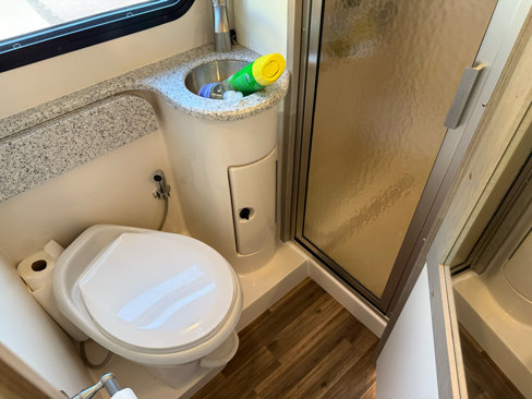 Used 2019 Ford E-450 and Econoline 450 Super Duty w/ Motorhome Prep Package image 20