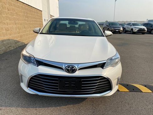 Used 2016 Toyota Avalon Limited image 3