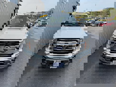 Used 2019 Ford F150 XLT w/ Trailer Tow Package image 3