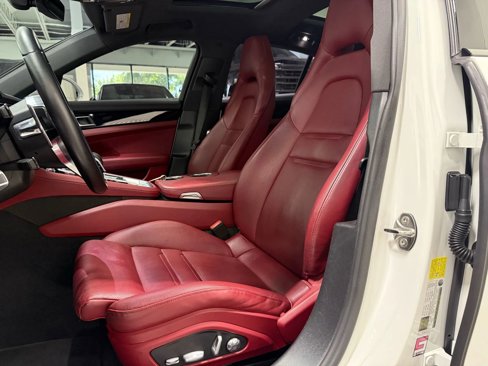Used 2018 Porsche Panamera image 29