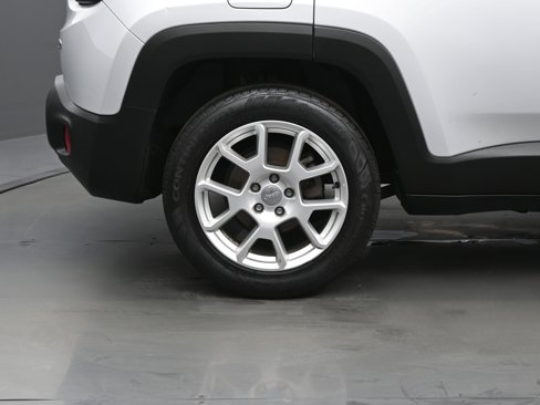 Used 2021 Jeep Renegade Latitude image 9