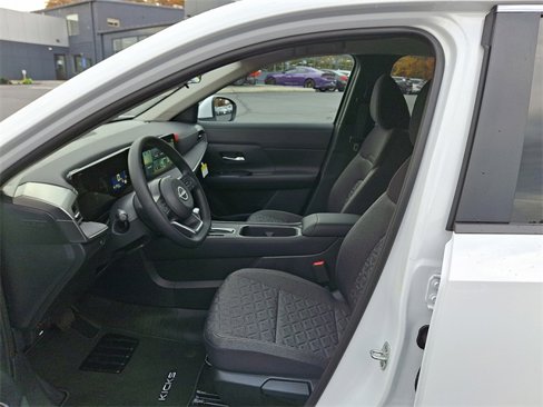 New 2025 Nissan Kicks SV w/ Illumination Package image 6