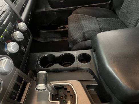 Used 2010 Toyota Tundra 4x4 Double Cab image 11